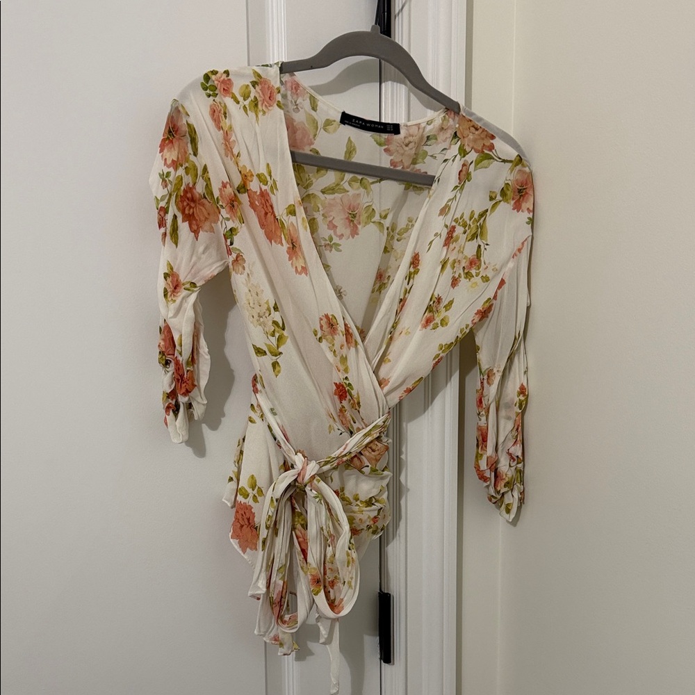 Zara Floral Print Wrap Blouse - Cream and Peach size XS